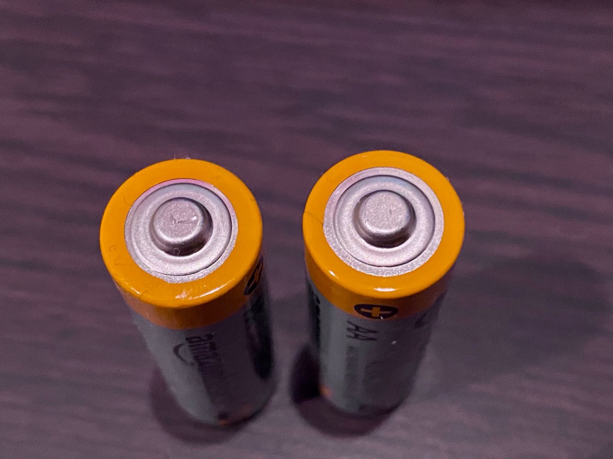 Batería de estado sólido con características de seguridad.
