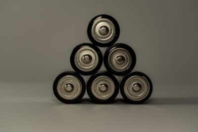 Batterie à l'état solide : guide des défis techniques à surmonter